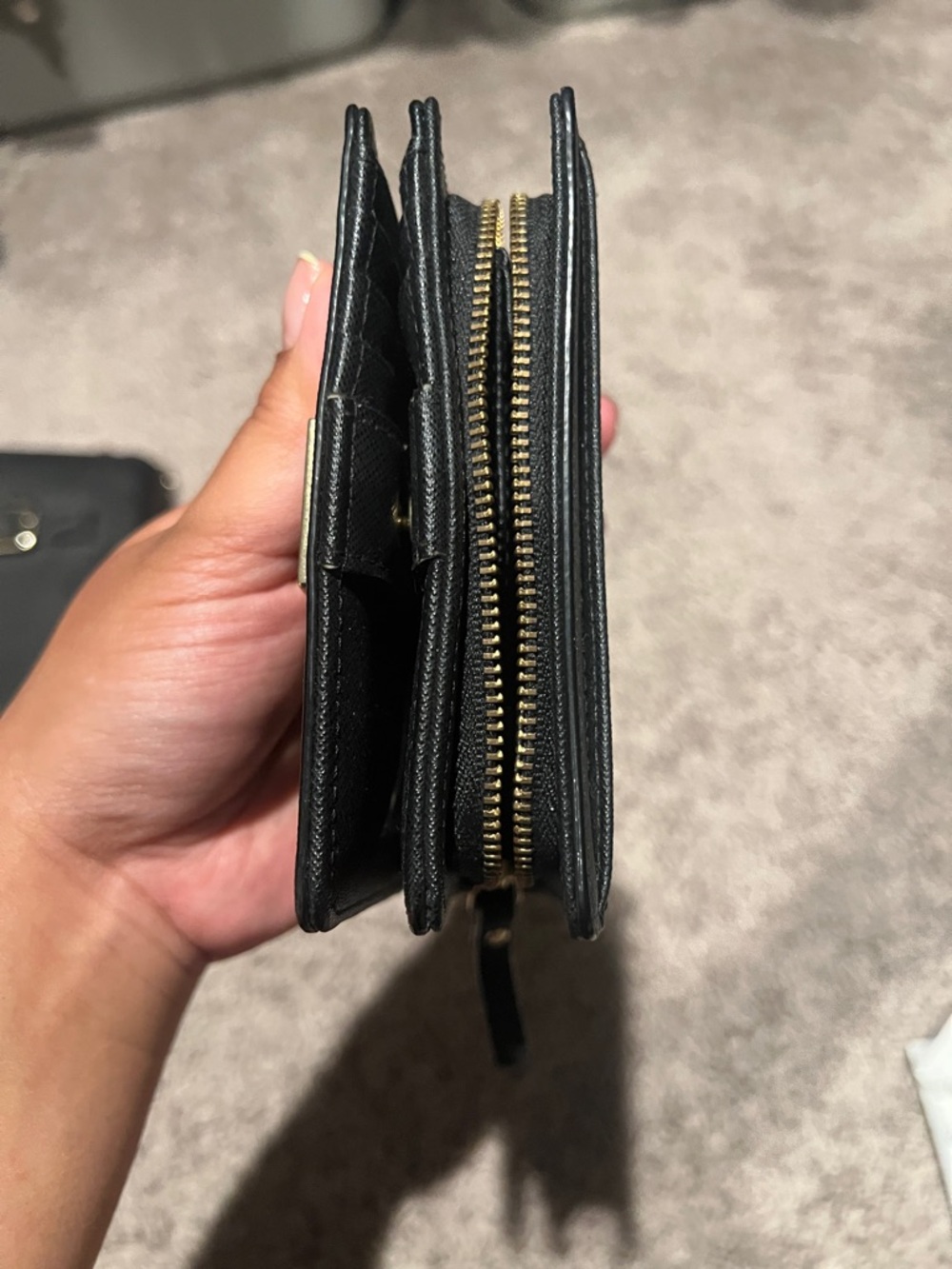 kate spade black Saffiano leather bifold wallet with gold logo plate - Picture 5 of 5